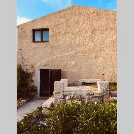 La Casa Del Capomastro ,cava Francese, La Maddalena